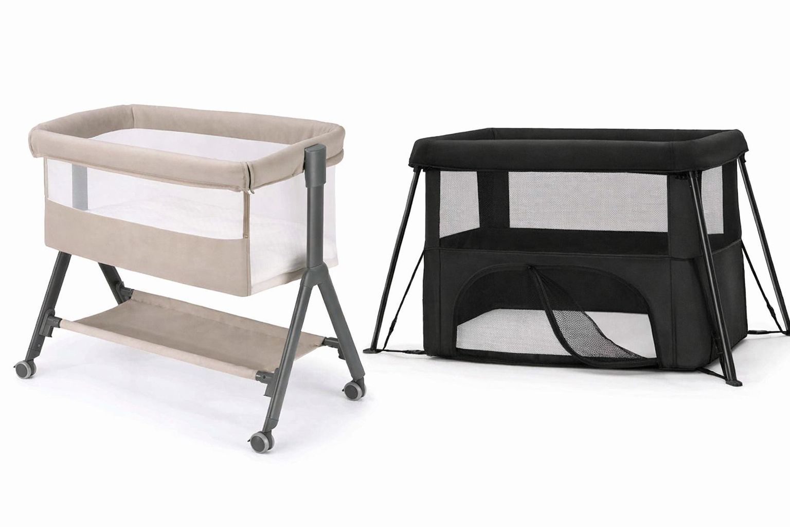 Två bärbara spjälsängar: en beige och en svart, för spädbarn på hotellrum.